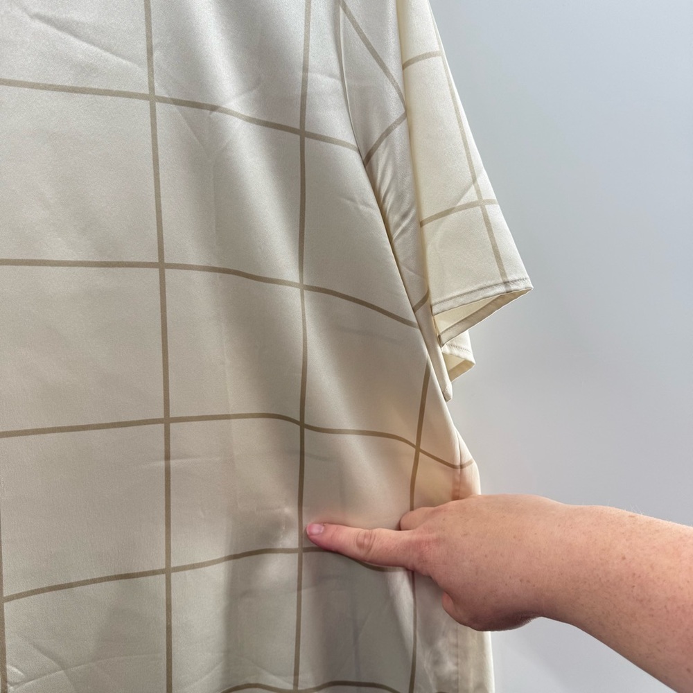 Eileen Fisher Silk Jewel Neck Short Sleeve Box Top Cream Blouse Size Large - Picture 10 of 13